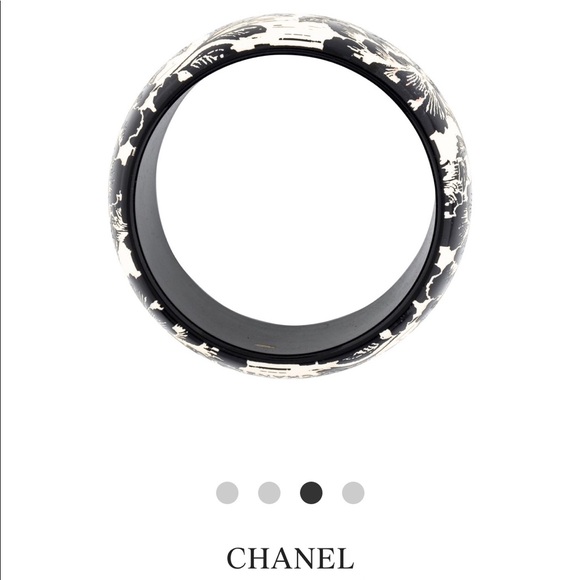 Chanel - Picture 2 of 4